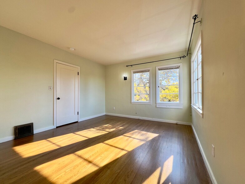 Building Photo - 1645 Scenic Ave