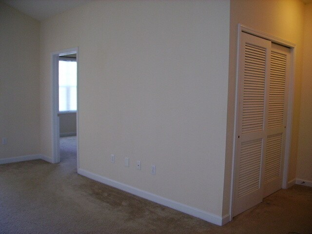Building Photo - 801 Crumpet Ct