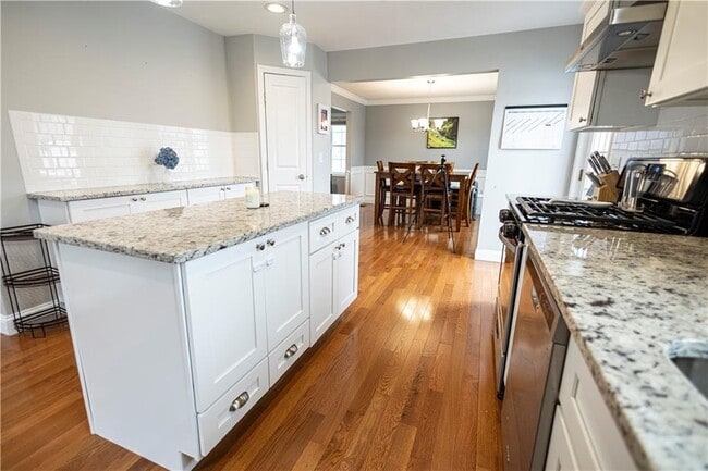 Building Photo - 88 Phillip Ave