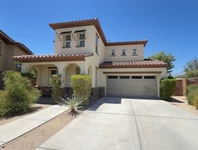 Building Photo - 73435 Travers St