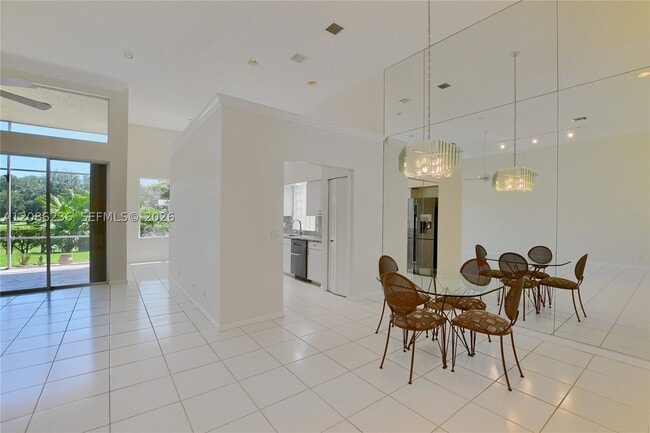 Building Photo - 11622 Creekside Dr
