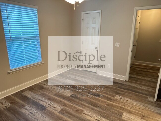 Building Photo - 67 Landing Way