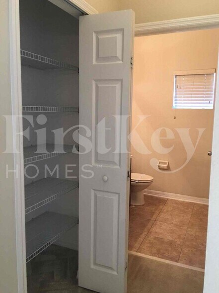 Building Photo - 5457 Gemgold Ct