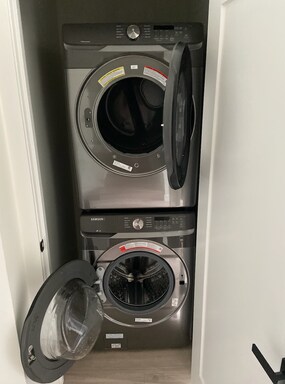 Building Photo - 2 Weeks Free! Luxe 3BR Townhome w/ Private...