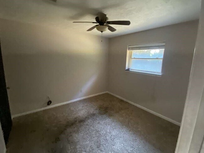 Building Photo - 718 Westbury St