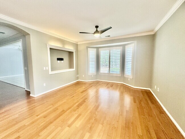 Building Photo - Spacious Open Floor Plan Home in Sun City!