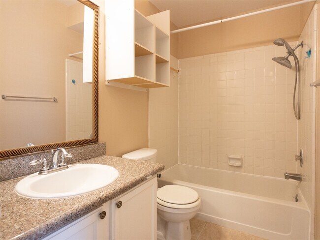 Building Photo - 6500 Harbor Town Dr