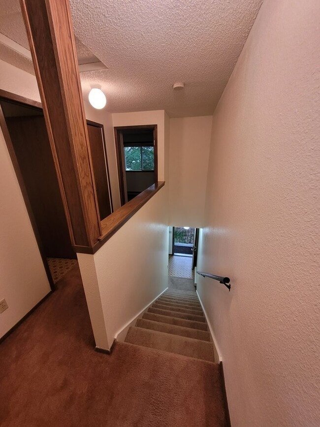 Building Photo - 6731 Hollister Dr