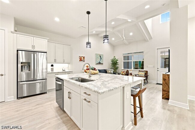 Building Photo - 7239 Saona CT