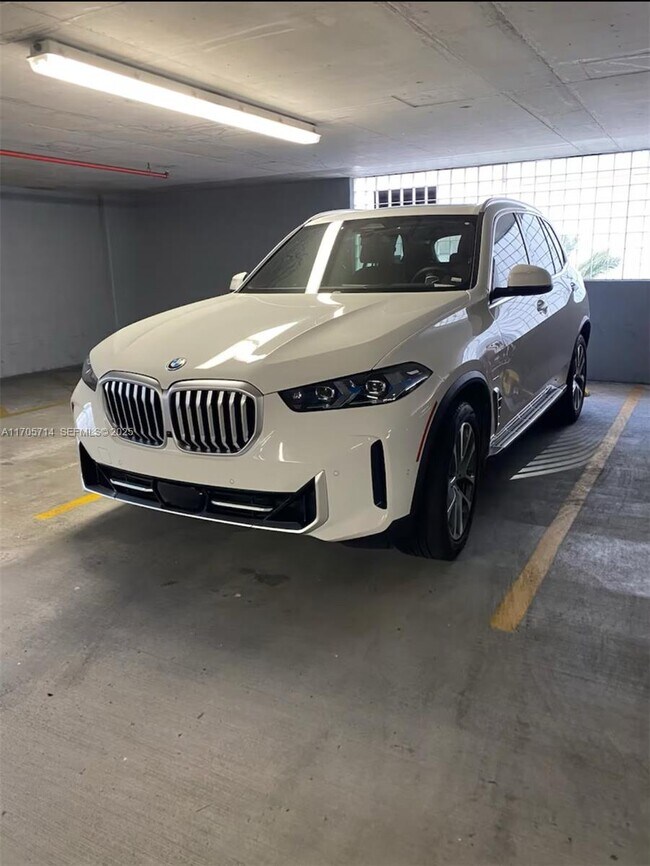 Building Photo - 1200 Brickell Bay Dr