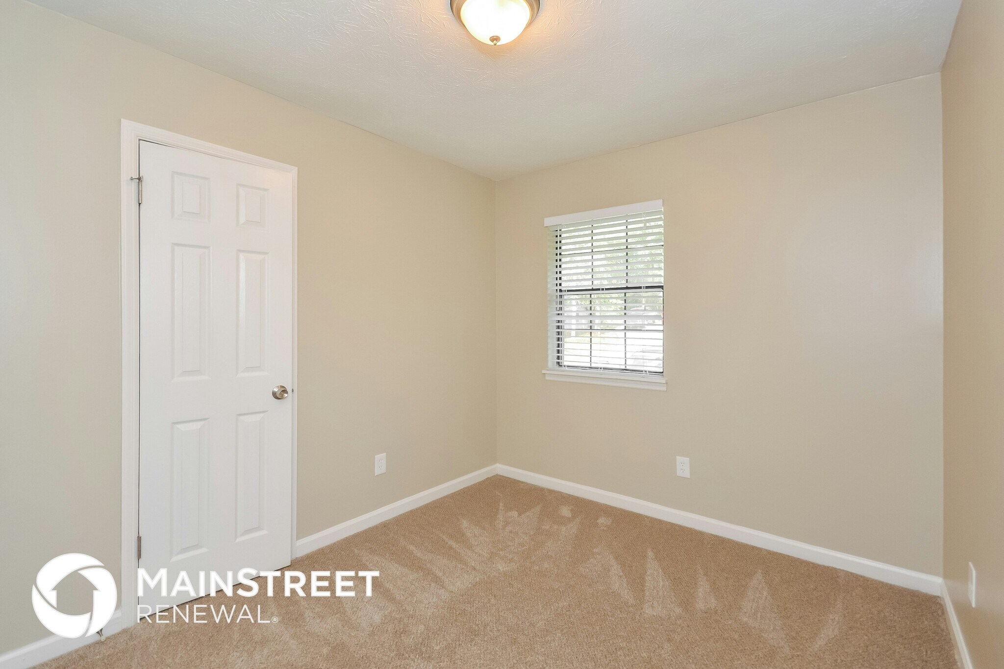 Building Photo - 5869 Bobbin Ln