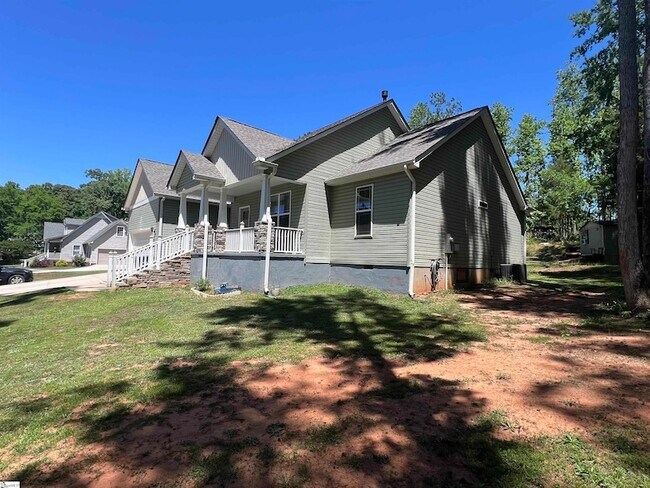Building Photo - 103 Angler Dr