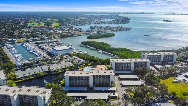 Building Photo - Fully Furnished Resort-Style Waterfront Living at Pasadena Cove - 2Bed|1Bath
