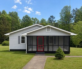 Building Photo - Peaceful Country Retreat Freshly Renovated