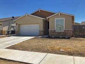 Building Photo - Modern 3-Bedroom, 2-Bath Home with Window ...