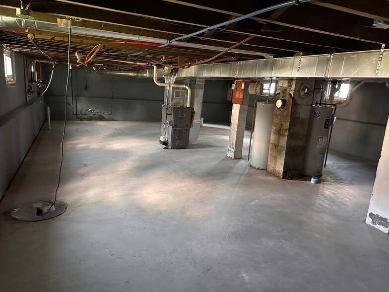 Building Photo - 19 Peacock St