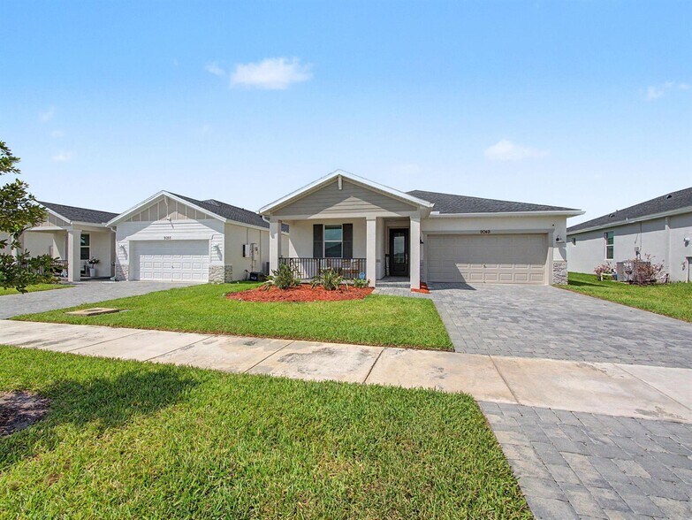 Building Photo - 9049 Dahlia Cir