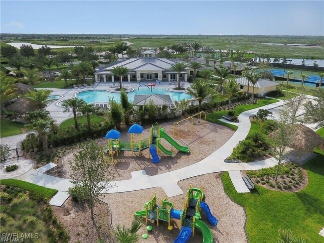 Building Photo - 2665 Vine Ave