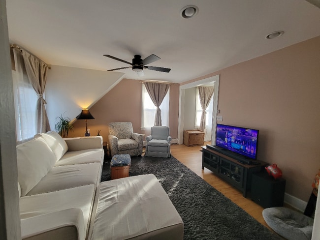 Building Photo - 99 Chapin Ave