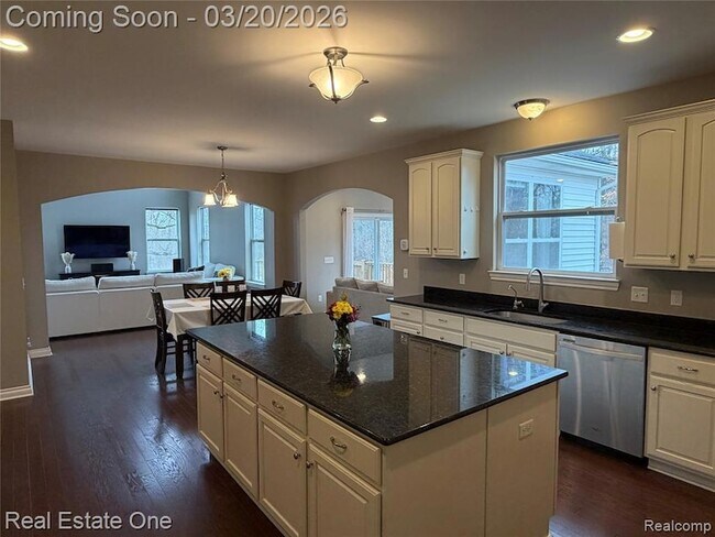 Building Photo - 58206 Sunflower Cir N