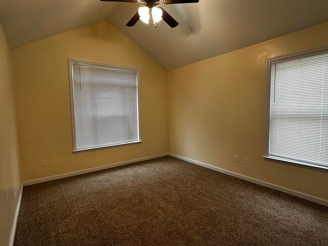 Building Photo - 206 High Meadows Cir