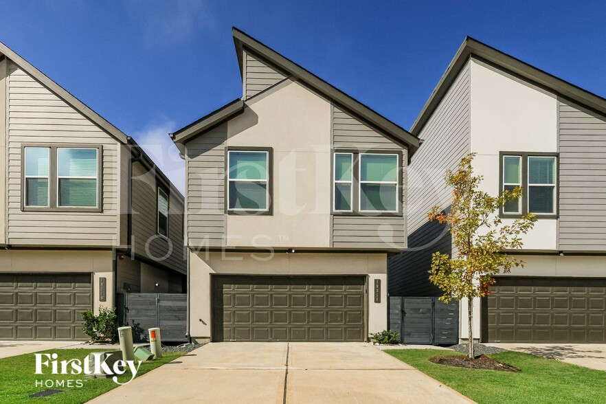 Primary Photo - 18314 W Centro Cir