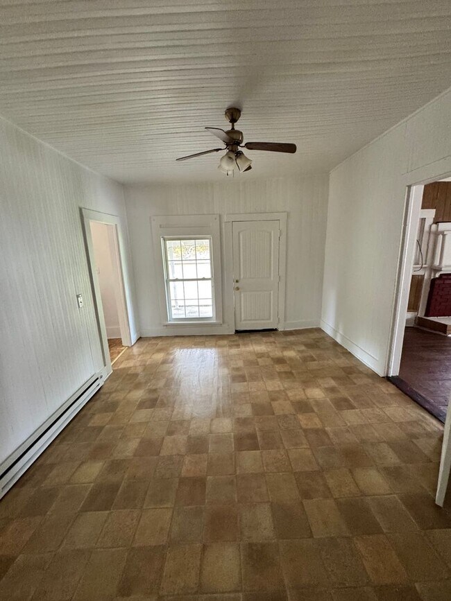 Building Photo - 2 or 3/1 in Grover, NC really located in E...