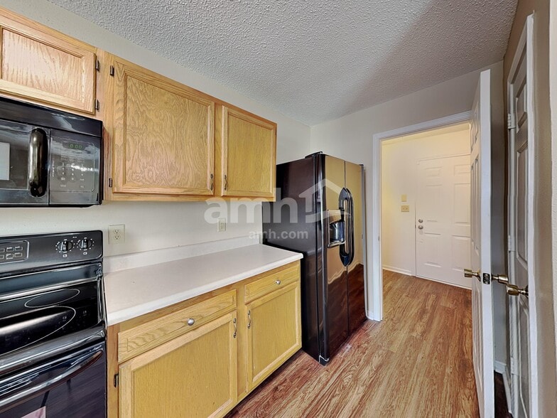 Building Photo - 15235 Follow Dr