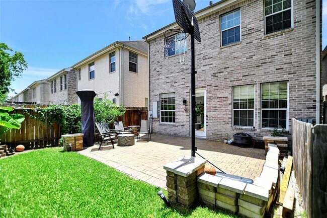 Building Photo - 1119 Sopris Dr