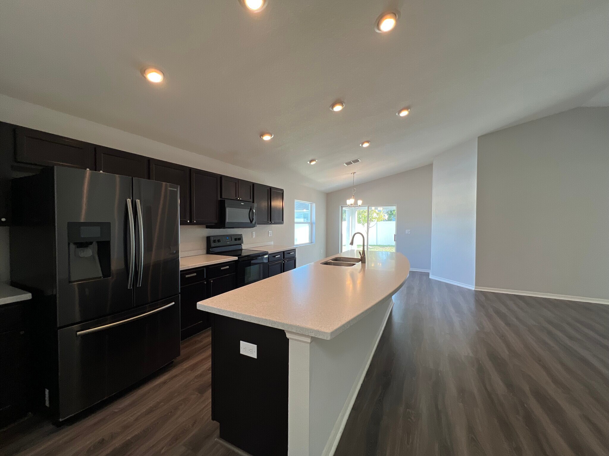 Building Photo - 900 Kingfisher Dr