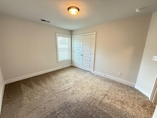 Building Photo - Beautiful 3BR/2.5BA Home in Jennings Mill ...