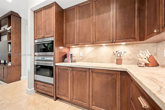 Building Photo - 7541 SW 56th Ct