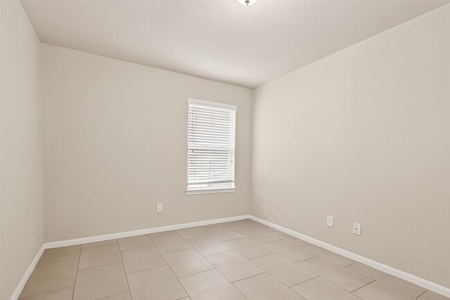 Building Photo - 19339 Vermillion Ct