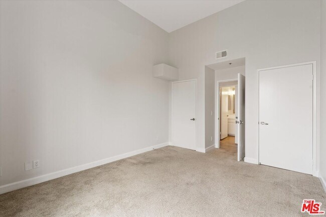 Building Photo - 12773 Caswell Ave