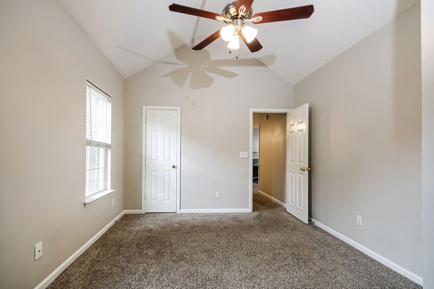 Building Photo - 5712 Falls Ridge Ln