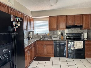 Building Photo - 4515 SW 68th Ct Cir