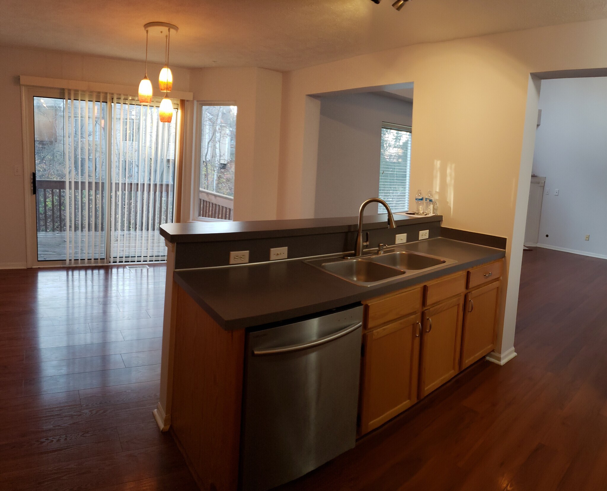 Building Photo - 3910 Old Elm Dr SE