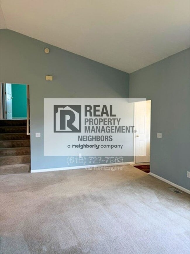 Building Photo - 1636 Northbend Dr NE