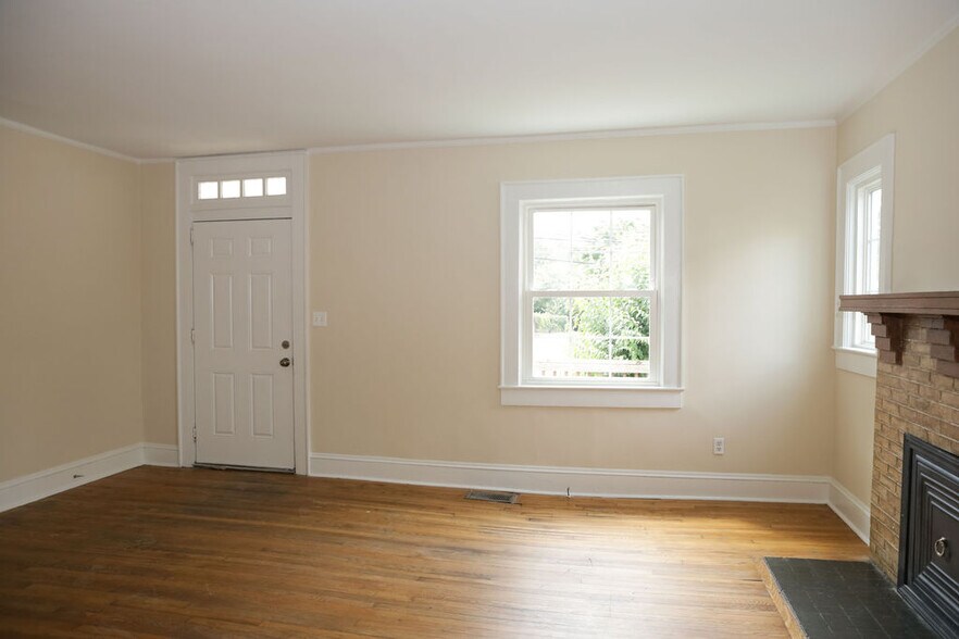 Building Photo - 603 Mayflower Dr