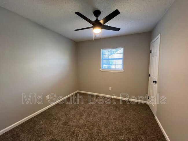 Building Photo - 2483 Dana Dr