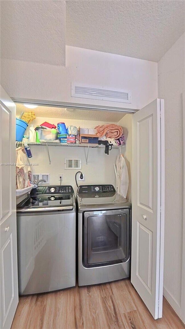Building Photo - 15500 SW 136th St