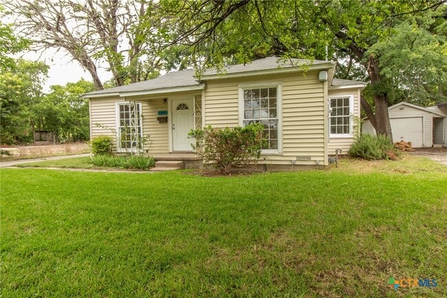 Building Photo - 1303 E Avenue G