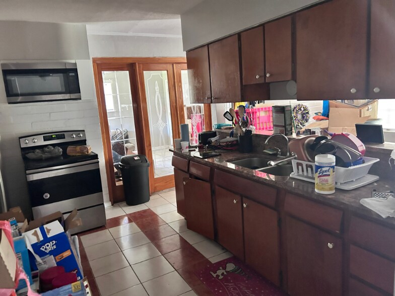Building Photo - 8036 Joffre Dr