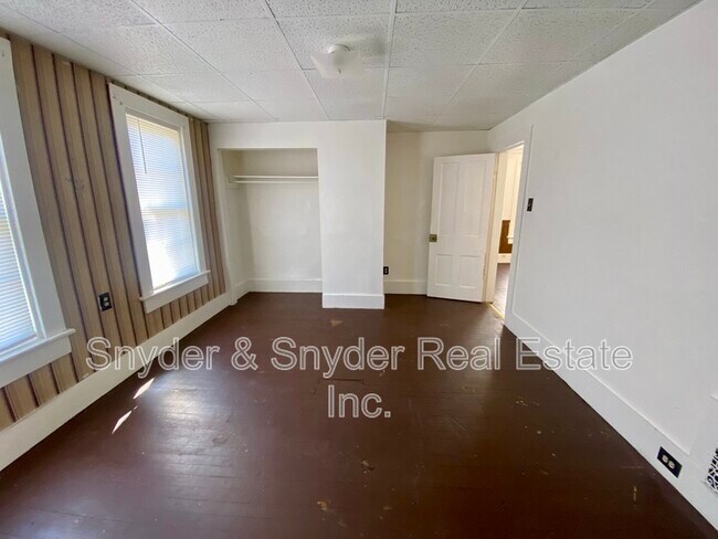 Building Photo - 678 Kling St