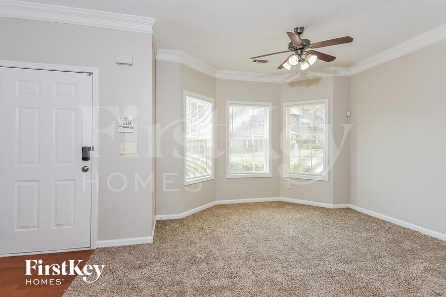 Building Photo - 6368 Olmadison Pl