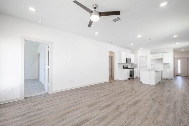 Building Photo - 225 New Hampton Wy