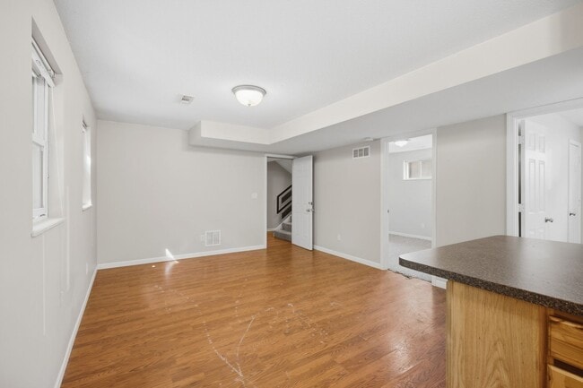 Building Photo - 2309 Anderson Ave