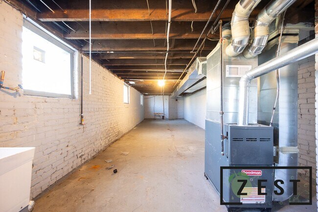 Building Photo - 2977 Canton St