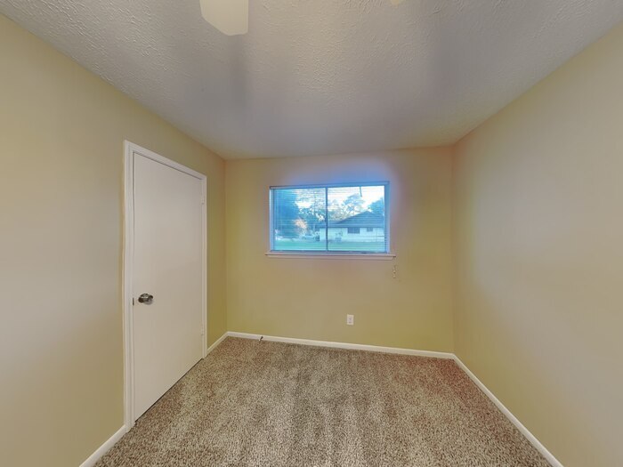 Building Photo - 17435 Bonnie Sean Dr