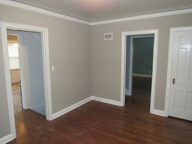 Building Photo - Cape Cod 3bed 1.5 bath in Westwood Hills, KS